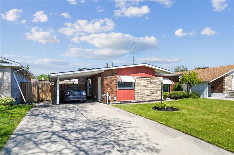 108 Nash Rd S, Hamilton