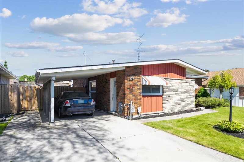 108 Nash Rd S, Hamilton