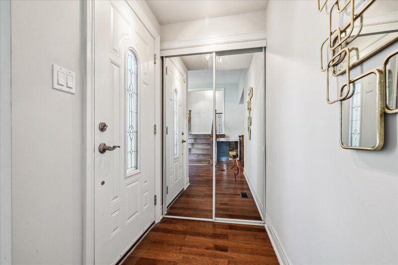 108 Nash Rd S, Hamilton