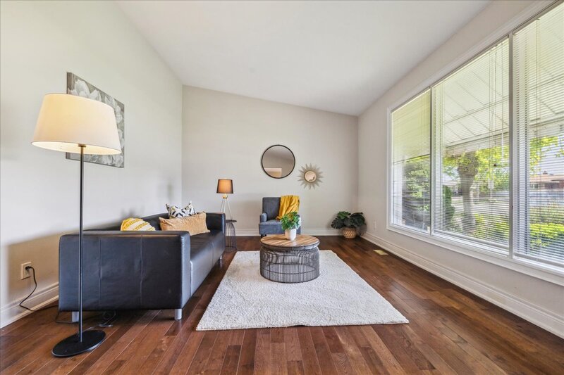 108 Nash Rd S, Hamilton