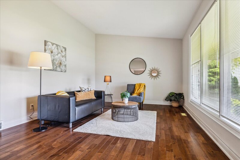 108 Nash Rd S, Hamilton