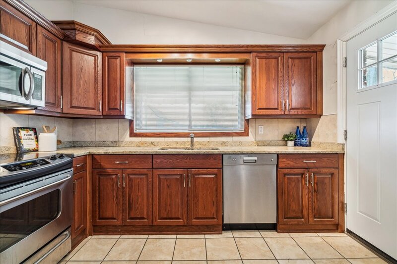 108 Nash Rd S, Hamilton