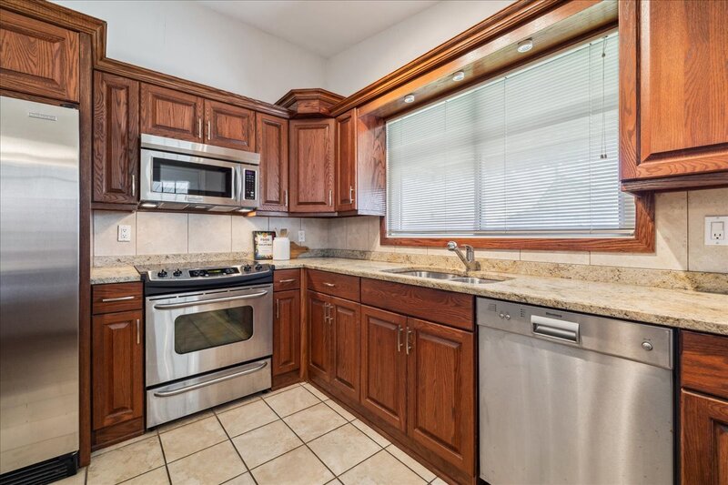 108 Nash Rd S, Hamilton