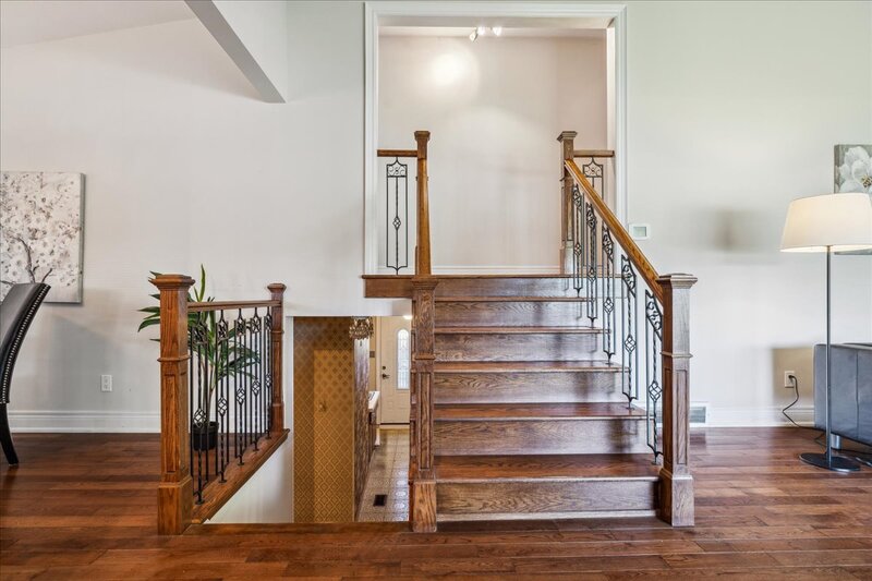 108 Nash Rd S, Hamilton