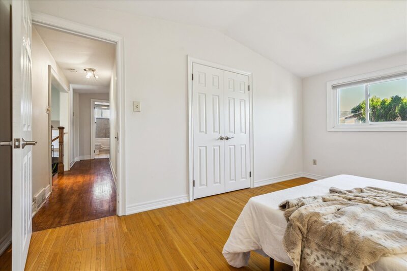 108 Nash Rd S, Hamilton