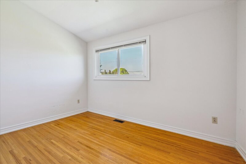 108 Nash Rd S, Hamilton