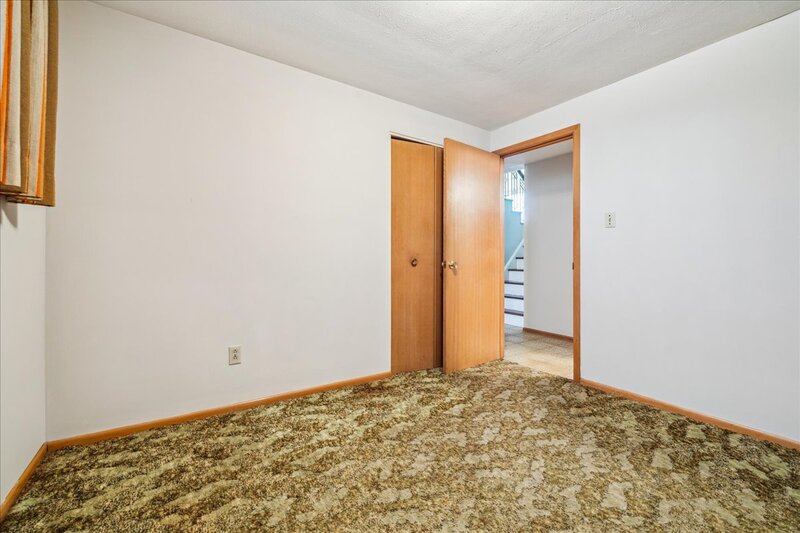 108 Nash Rd S, Hamilton