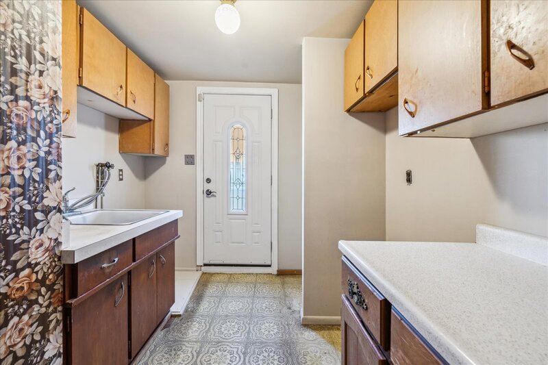 108 Nash Rd S, Hamilton