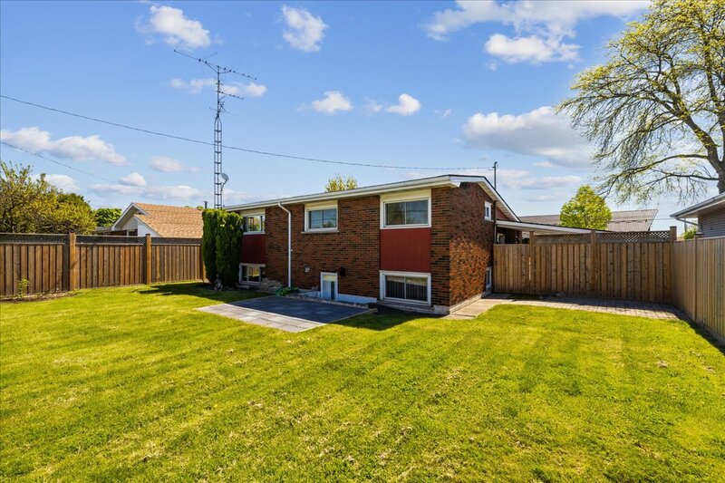 108 Nash Rd S, Hamilton