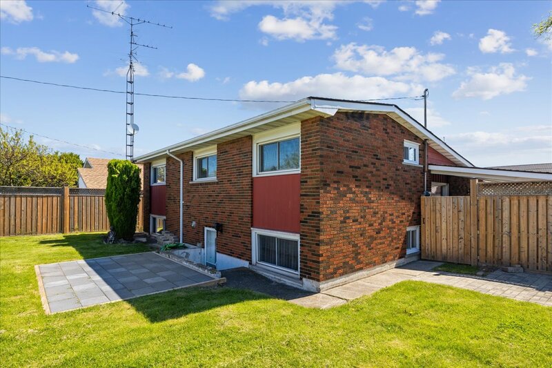 108 Nash Rd S, Hamilton