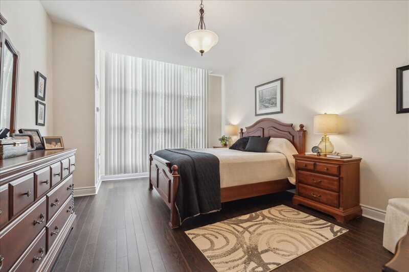 #102-442 Maple Ave, Burlington