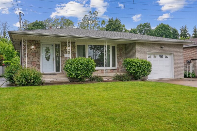 122 Glen Castle Dr, Hamilton