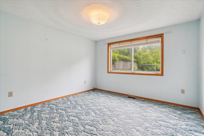 122 Glen Castle Dr, Hamilton
