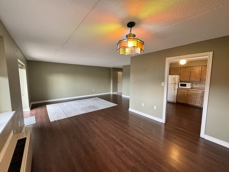 #202- 386 Highway 8, Stoney Creek