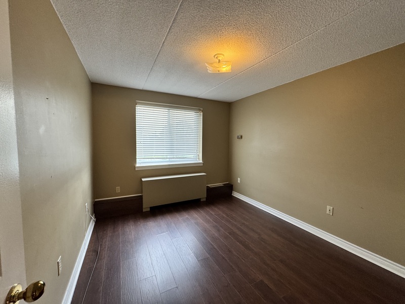 #202- 386 Highway 8, Stoney Creek