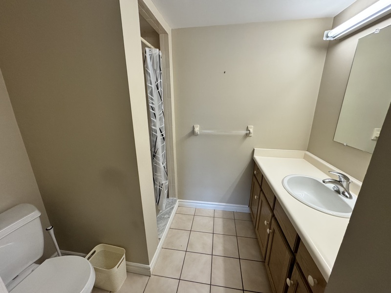 #202- 386 Highway 8, Stoney Creek