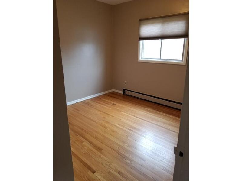 981 Mohawk Rd E, Hamilton