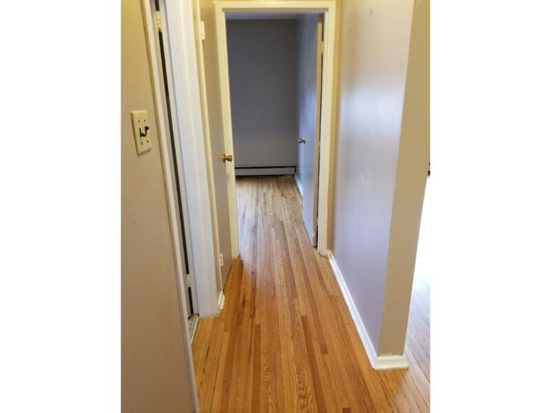 981 Mohawk Rd E, Hamilton