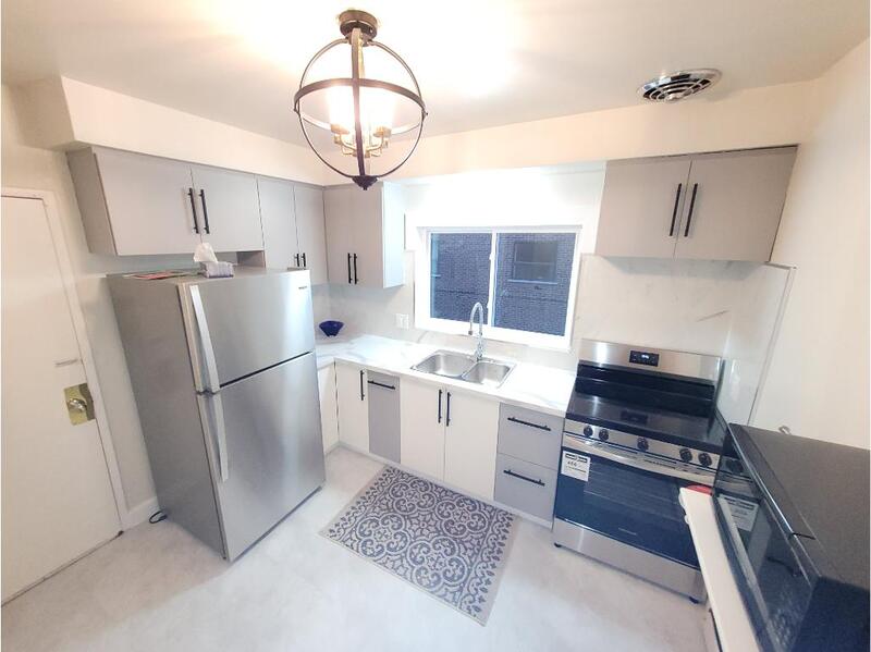 981 Mohawk Rd E, Hamilton