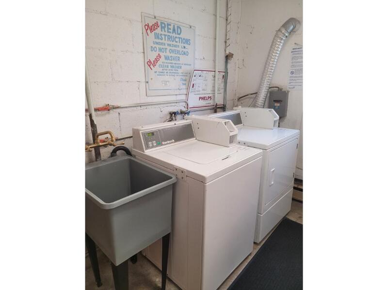 981 Mohawk Rd E, Hamilton