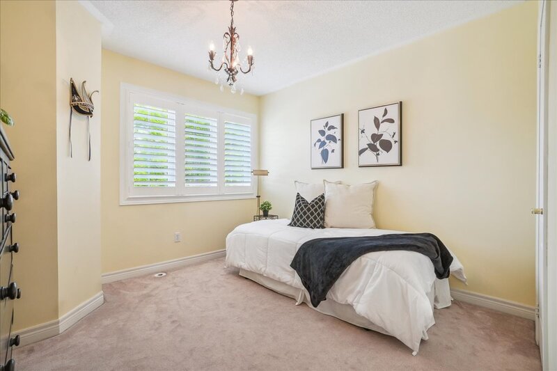 2328 Woodfield Rd, Oakville