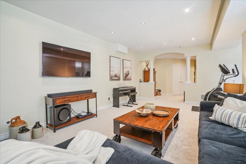 2328 Woodfield Rd, Oakville