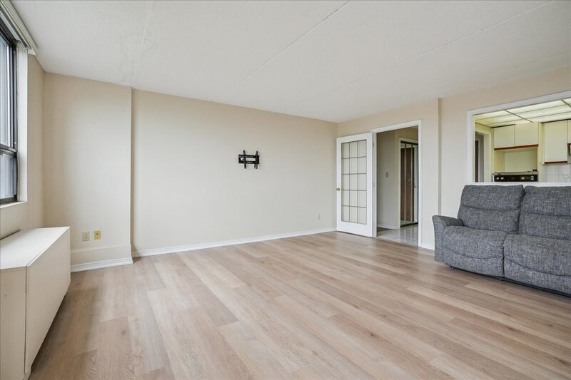 #602-99 Donn Ave.