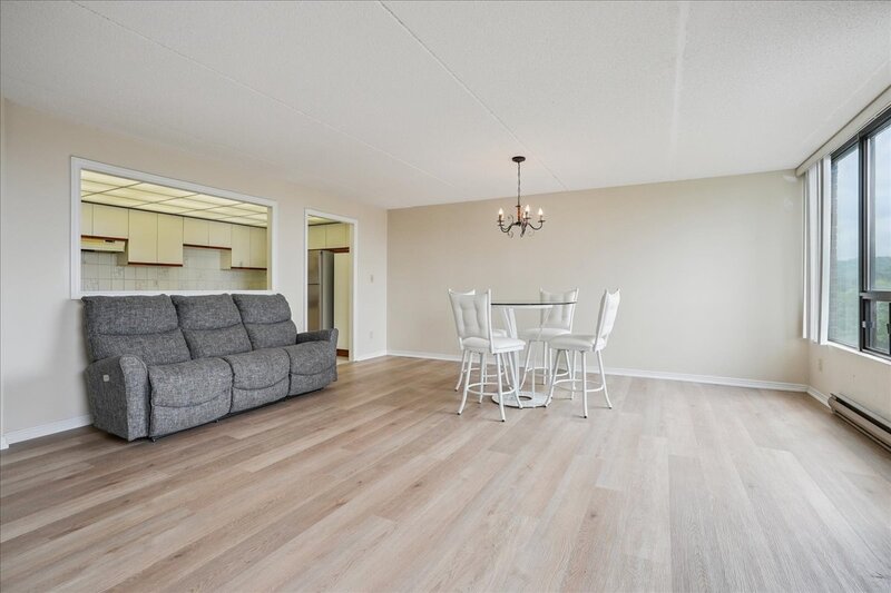 #602-99 Donn Ave.