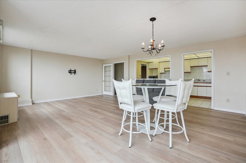#602-99 Donn Ave.