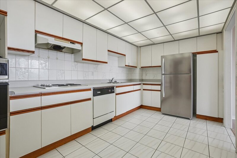 #602-99 Donn Ave.