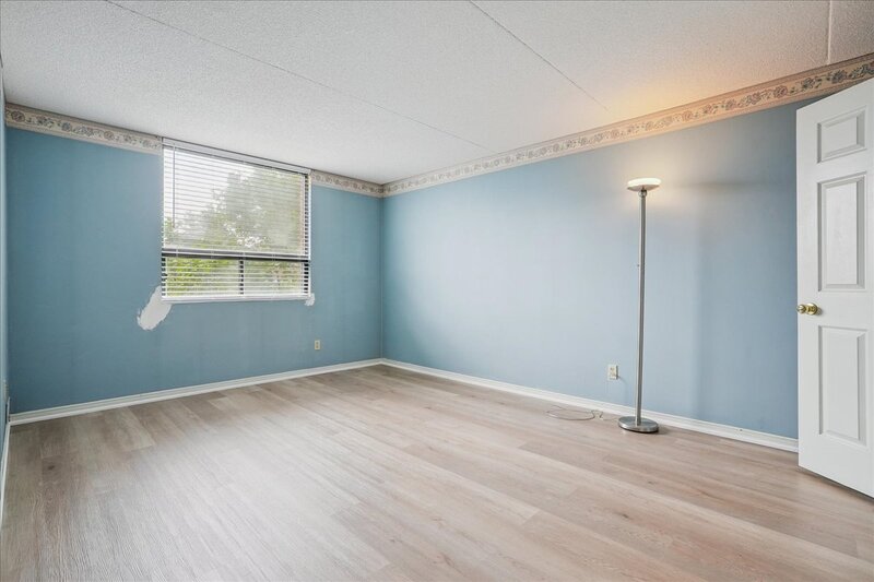 #602-99 Donn Ave.
