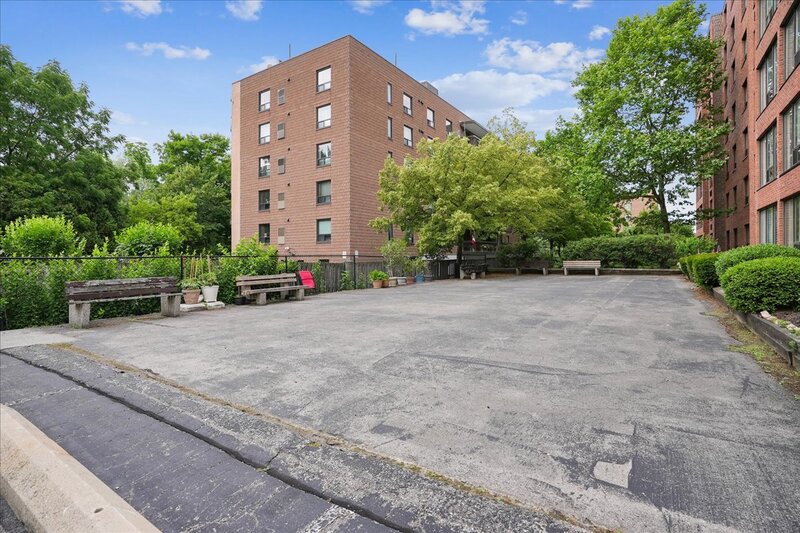 #602-99 Donn Ave.