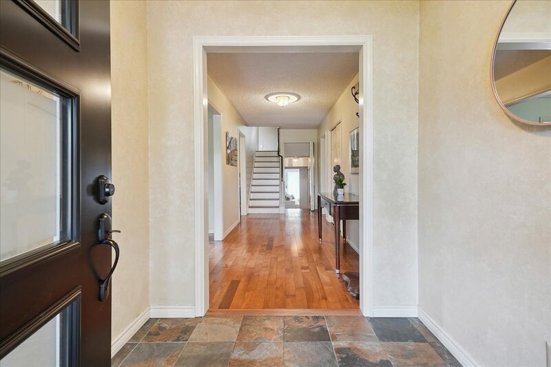 16 Stella Crt, Hamilton