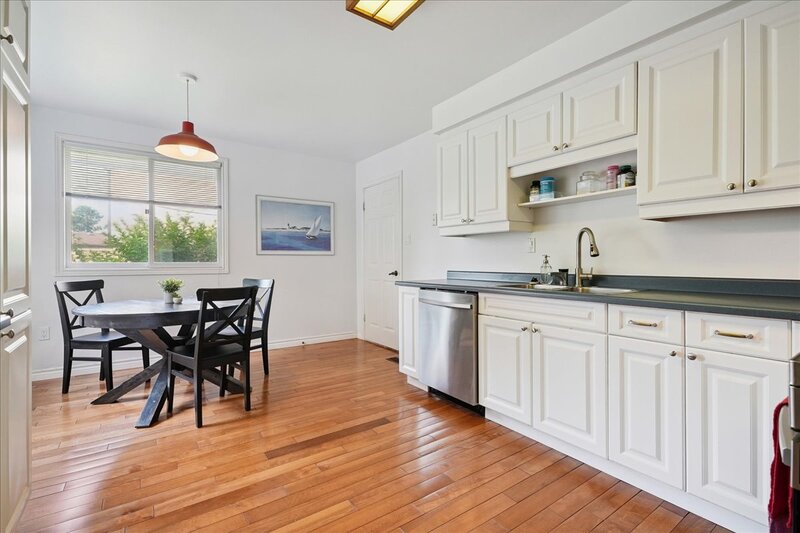 16 Stella Crt, Hamilton