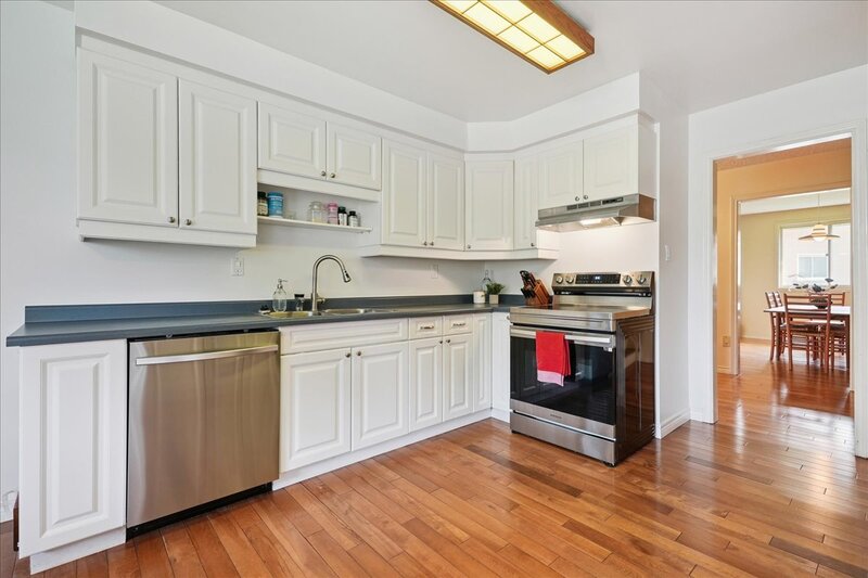 16 Stella Crt, Hamilton