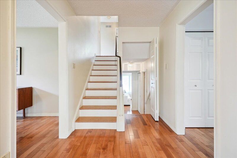 16 Stella Crt, Hamilton