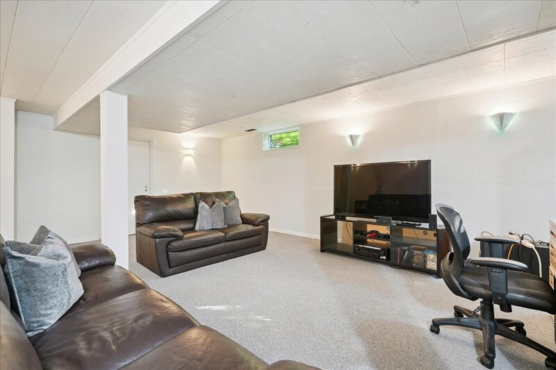16 Stella Crt, Hamilton