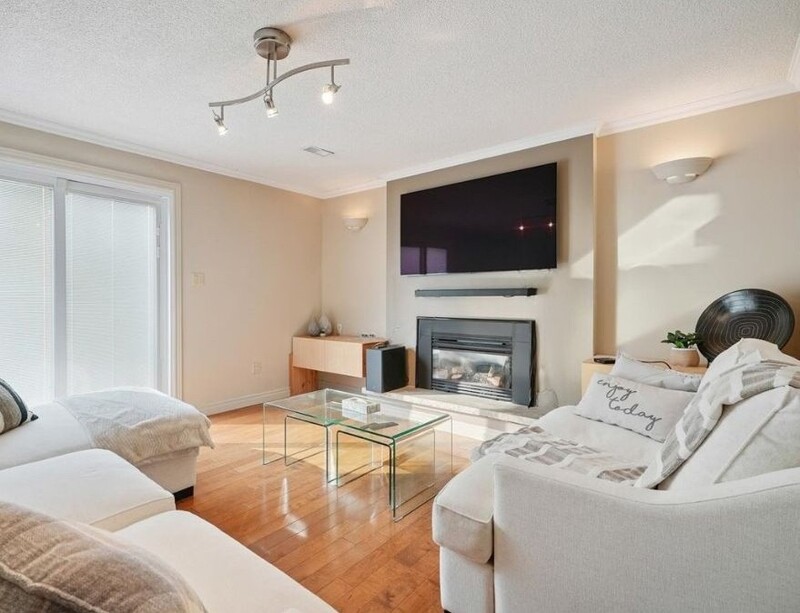 16 Stella Crt, Hamilton