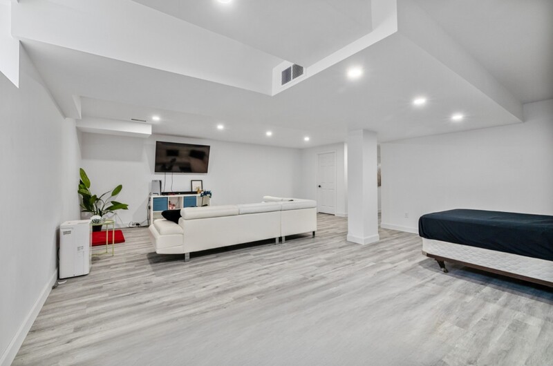 18 South Coast Cir