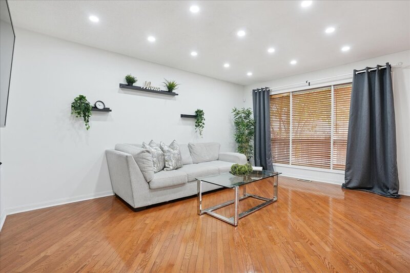 815 Stark Cir, Milton ON