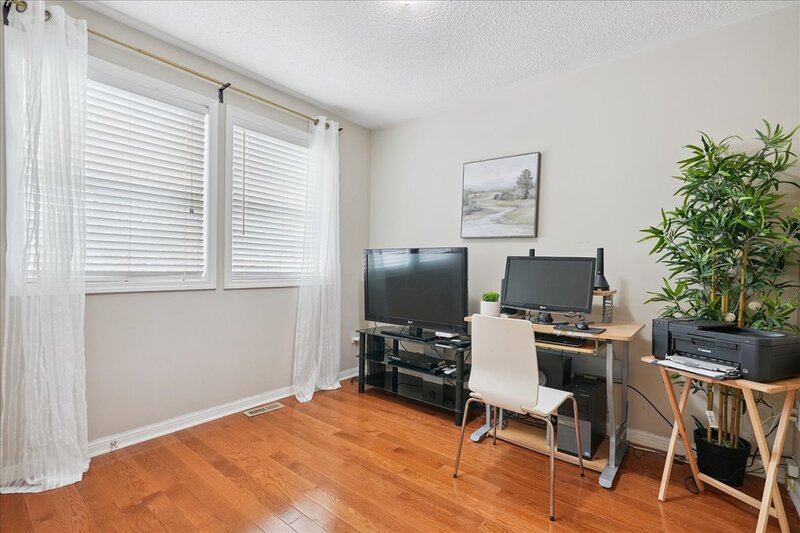 815 Stark Cir, Milton ON