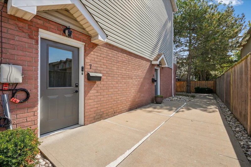 #7-912 Rymal Rd E, Hamilton