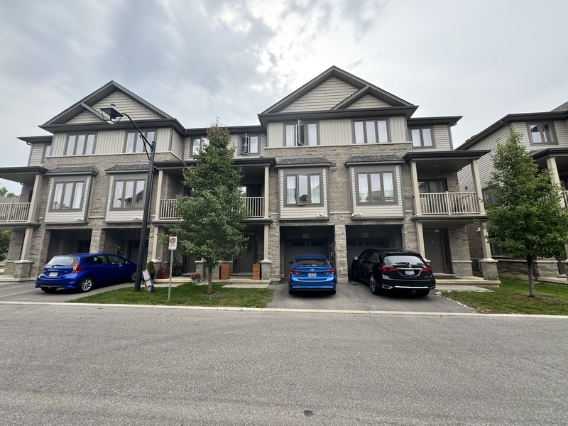 #142-77 Diana Ave, Brantford
