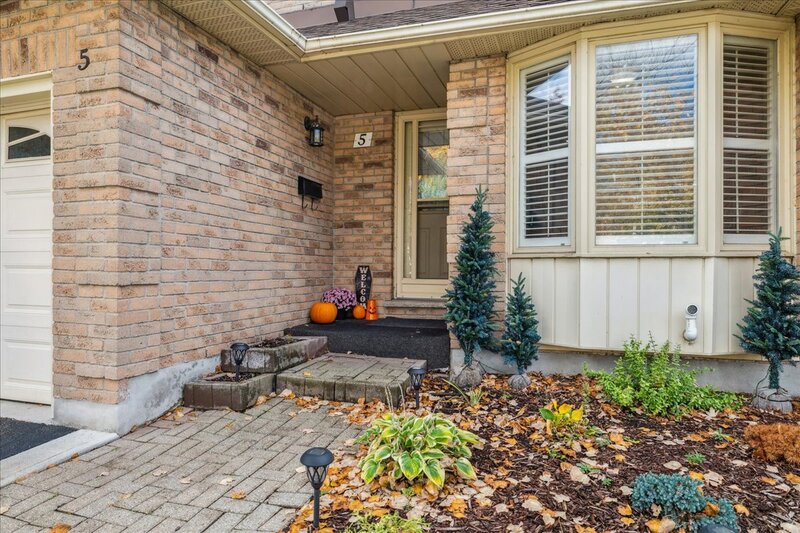 #5-15 Ellington Ave, Stoney Creek ON