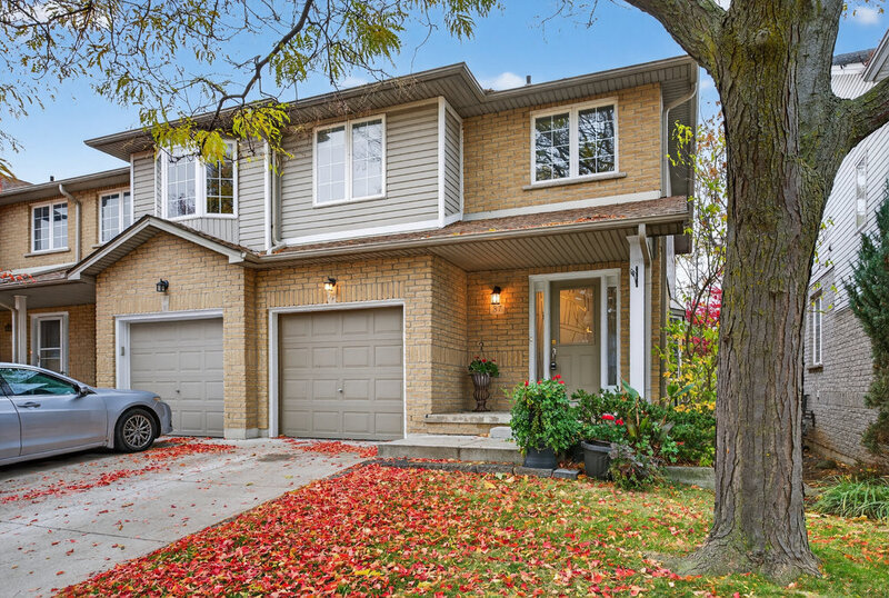 #150 - 16 Concord Pl, Grimsby