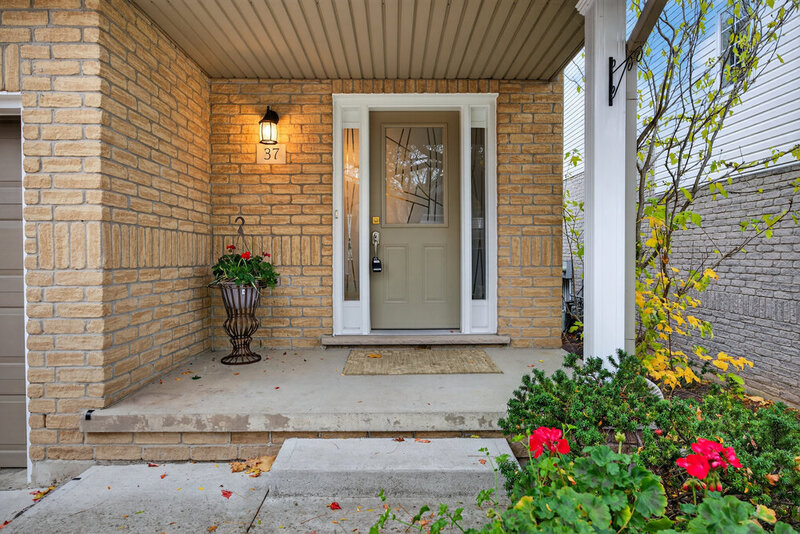 #37-76 Frances Ave, Stoney Creek