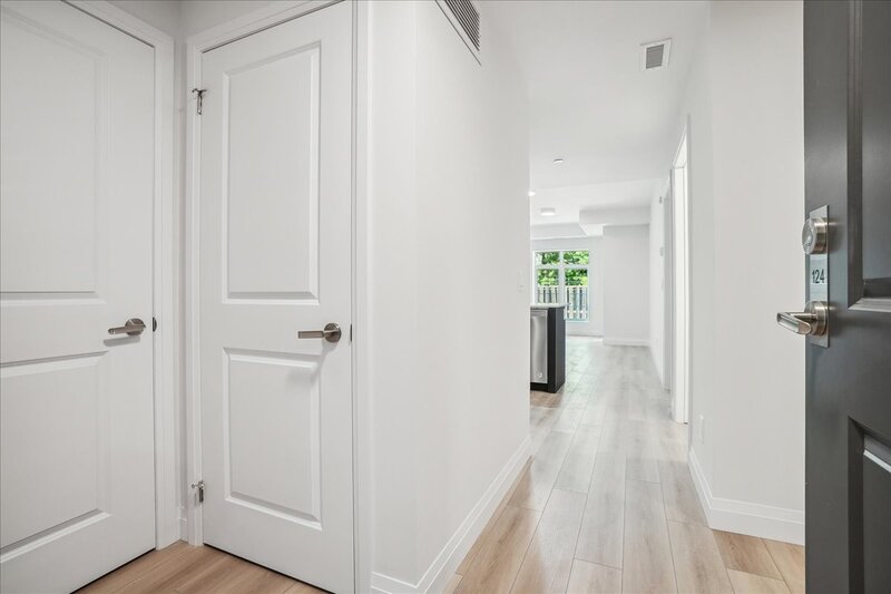 #124 - 153 Wilson St W, Ancaster