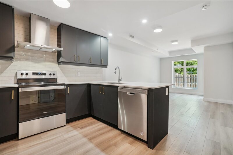 #124 - 153 Wilson St W, Ancaster