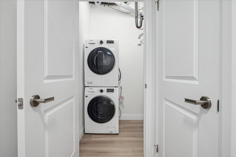 #124 - 153 Wilson St W, Ancaster