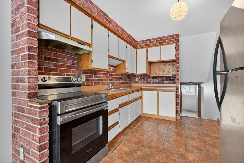 2 Country Club Dr, Hamilton ON